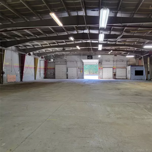 Warwick, NY 10990,7 Lake Station RD