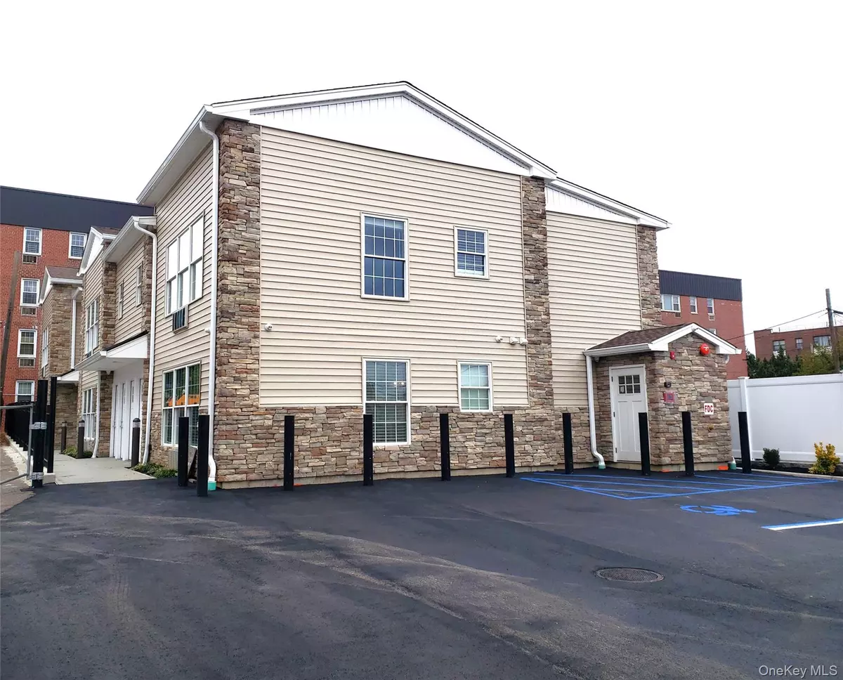 Freeport, NY 11520,71 N Main ST #C