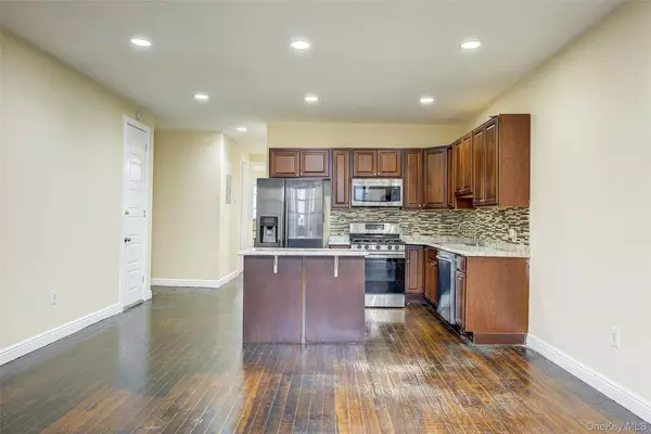 Brooklyn, NY 11208,346 Montauk Avenue, AVE #1st Floor