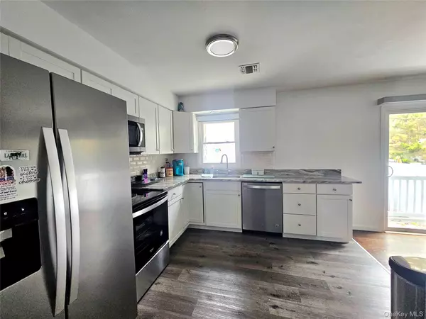 Rocky Point, NY 11778,31 Brookhaven DR