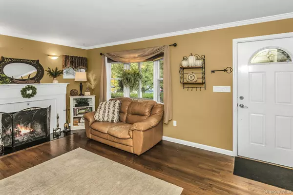 Northport, NY 11768,40 Burt AVE