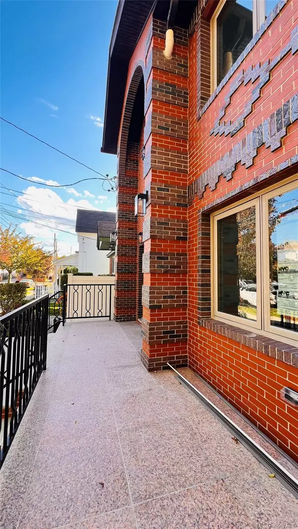 Bayside, NY 11361,4634 211th ST