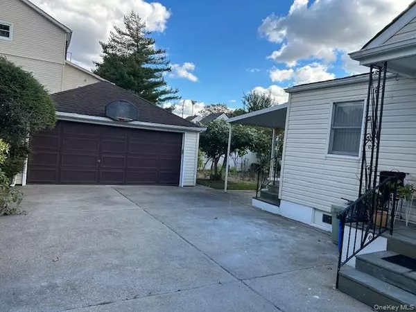 Valley Stream, NY 11580,185 Emerson PL