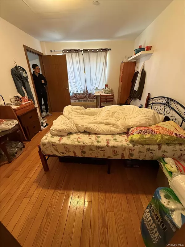 Corona, NY 11368,37-17 111 ST #2D