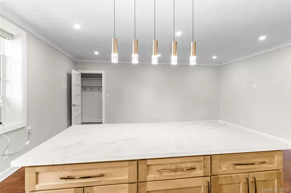 Bronxville, NY 10708,1133 Midland AVE #2C