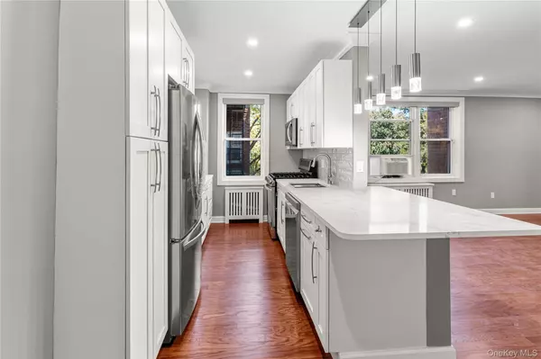 Bronxville, NY 10708,1133 Midland AVE #2C