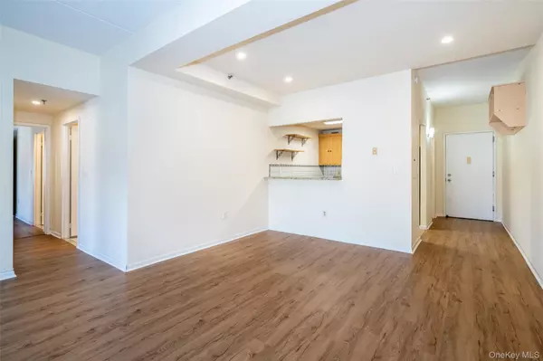 Mamaroneck, NY 10543,123 Mamaroneck AVE #103