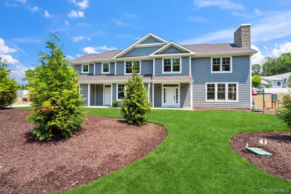 46 Plainview RD, Woodbury, NY 11797