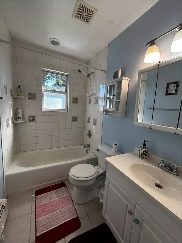 South Huntington, NY 11743,500 Oakwood RD