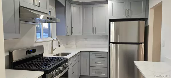 Middle Village, NY 11379,62-60 71 ST #3