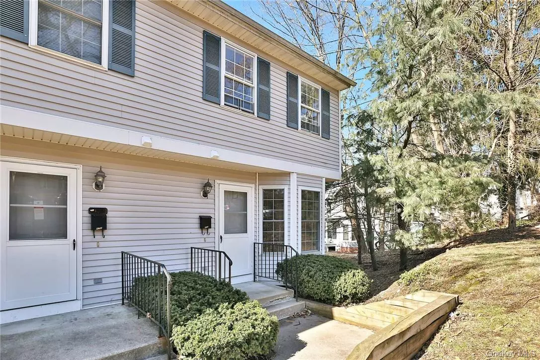 Mount Kisco, NY 10549,41 N Moger AVE