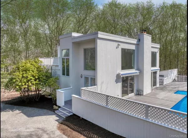 East Hampton, NY 11937,17 Lyme LN