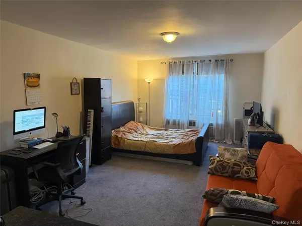 Astoria, NY 11102,30-44 29th ST