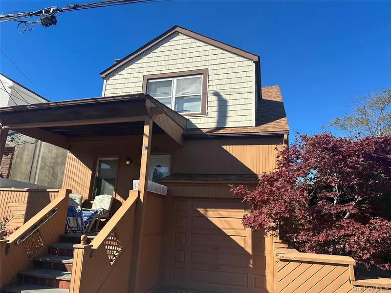 51 Malone AVE #Whole House, East Atlantic Beach, NY 11561