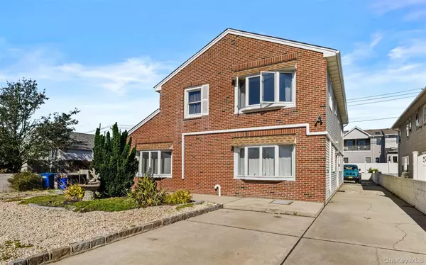 Long Beach, NY 11561,539 W Park AVE #2