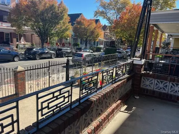 Brooklyn, NY 11207,114 Warwick ST