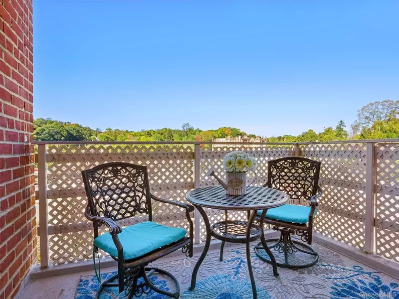 30 E Hartsdale AVE #4D, Hartsdale, NY 10530