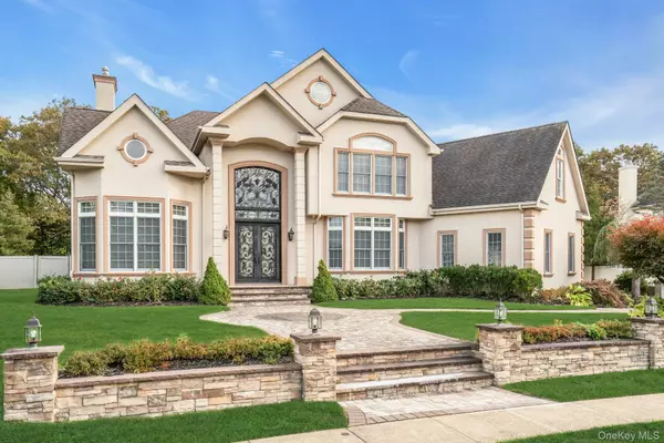 108 Fig DR, Dix Hills, NY 11746