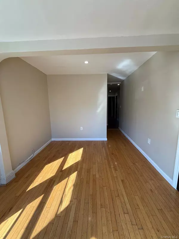 221-29 106th AVE, Queens Village, NY 11429