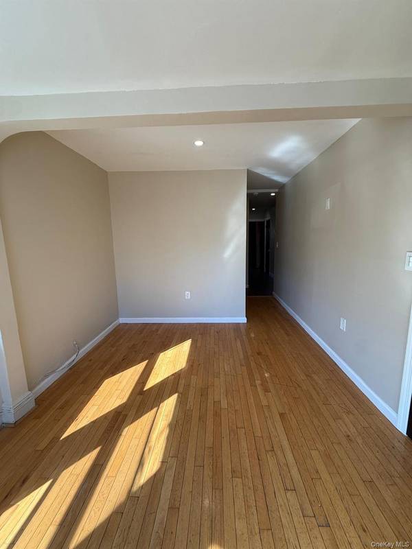 221-29 106th AVE, Queens Village, NY 11429