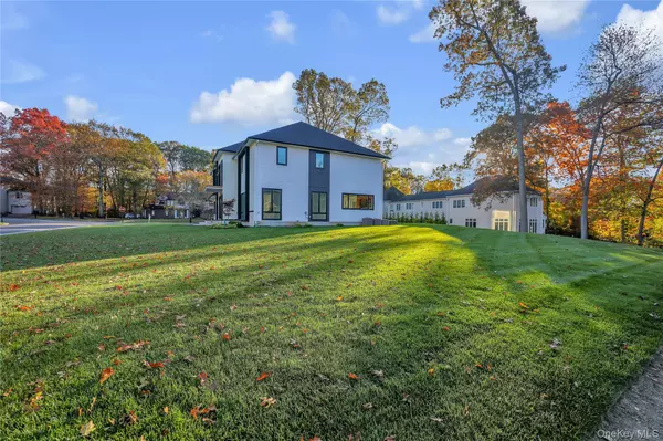 Monsey, NY 10952,17 Wallenberg CIR