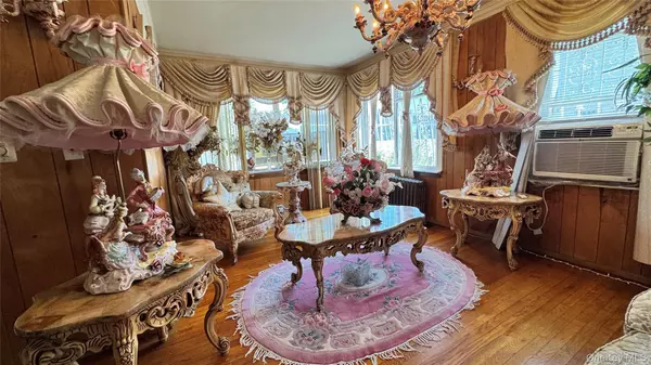 South Ozone Park, NY 11420,115-46 W Van Wyck EXPY