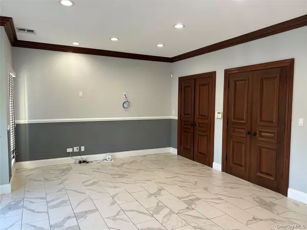 West Islip, NY 11795,361 Union BLVD