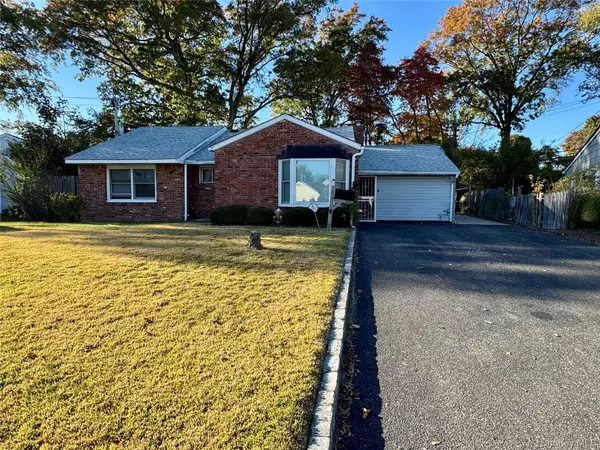 Glen Cove, NY 11542,7 Mercadante PL