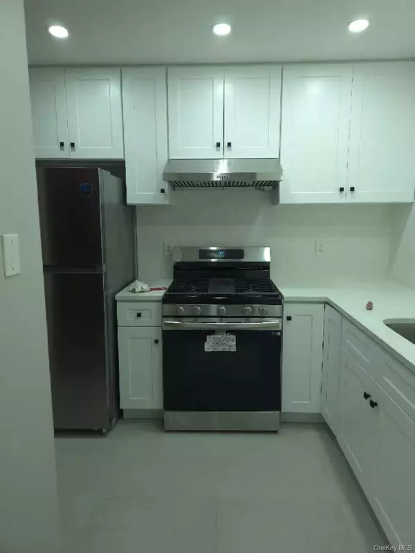 Bronx, NY 10473,2096 Randall AVE