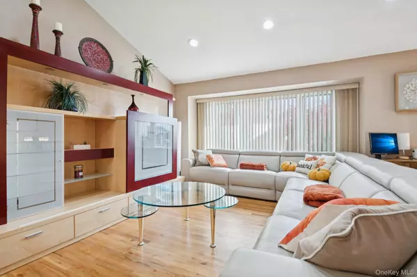 Bellmore, NY 11710,2794 Judith DR