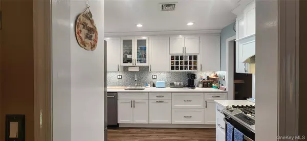 Holbrook, NY 11741,1567 Grundy AVE