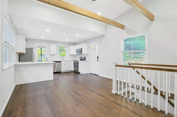 Cortlandt Manor, NY 10567,7 McDougal LN