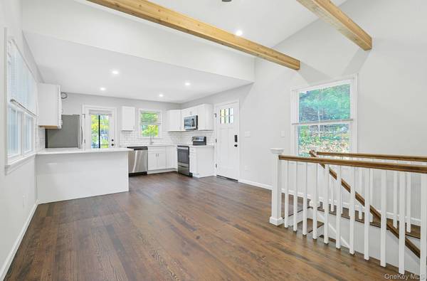 Cortlandt Manor, NY 10567,7 McDougal LN