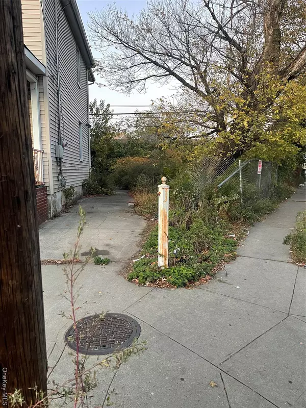 Jamaica, NY 11433,11281 Bedell ST