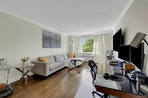 White Plains, NY 10601,30 N Broadway #5E