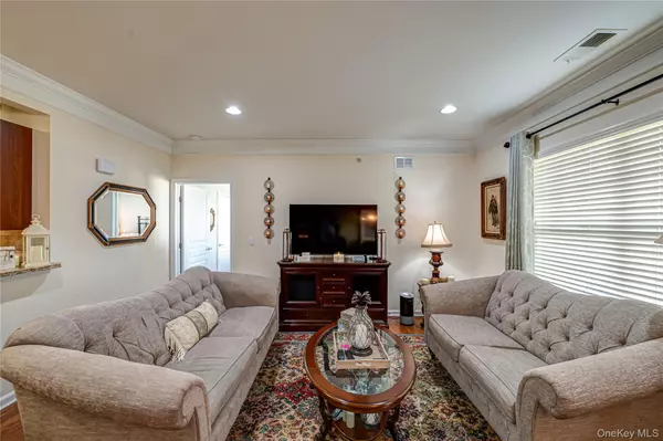 Central Islip, NY 11722,636 Saxton CT #636