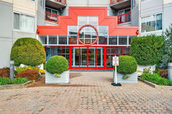 White Plains, NY 10603,10 Stewart PL #2DW