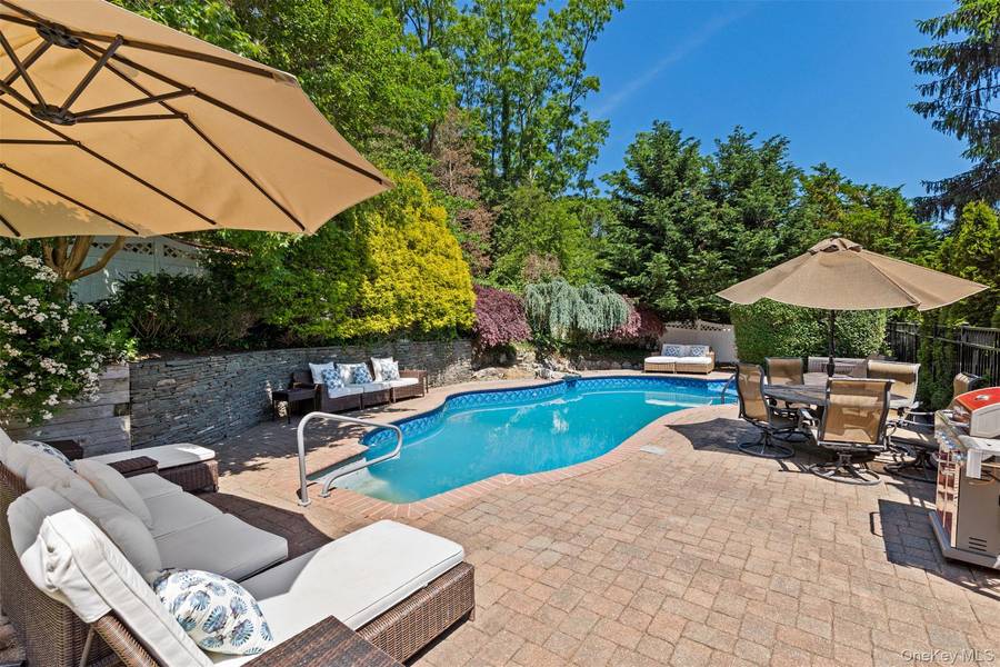 345 Colonial RD, Southold, NY 11971