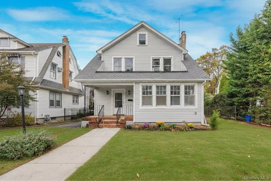 327 N Forest AVE, Rockville Centre, NY 11570