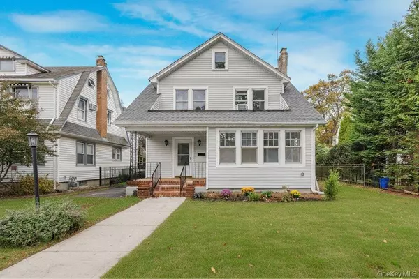 327 N Forest AVE, Rockville Centre, NY 11570