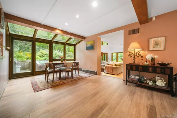 Briarcliff Manor, NY 10510,155 Revolutionary RD