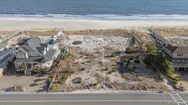 Westhampton Beach, NY 11978,699 Dune RD