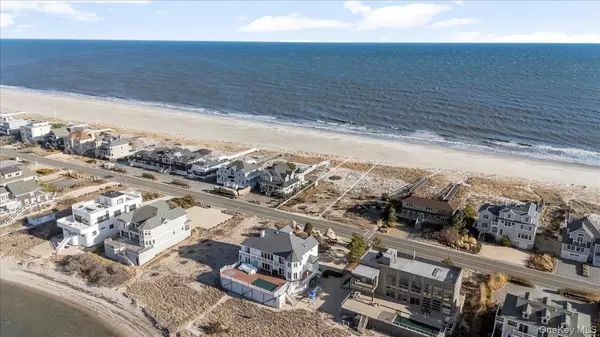 Westhampton Beach, NY 11978,699 Dune RD