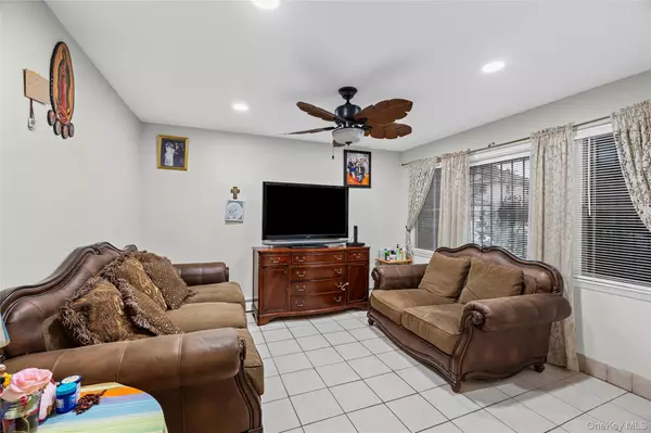 Hempstead, NY 11550,79 Union PL