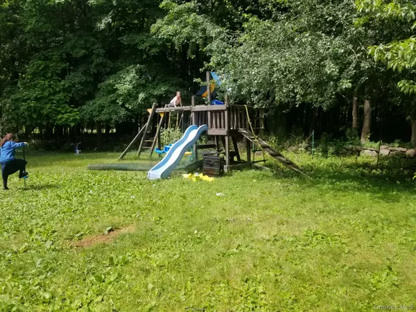 Monroe, NY 10950,7 Merriewold LN