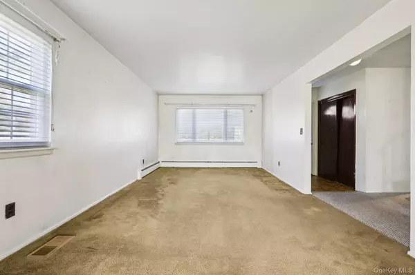 Goshen, NY 10924,13 Wedgewood DR