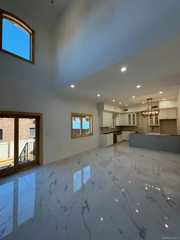 Bayside, NY 11360,17-11 201 ST