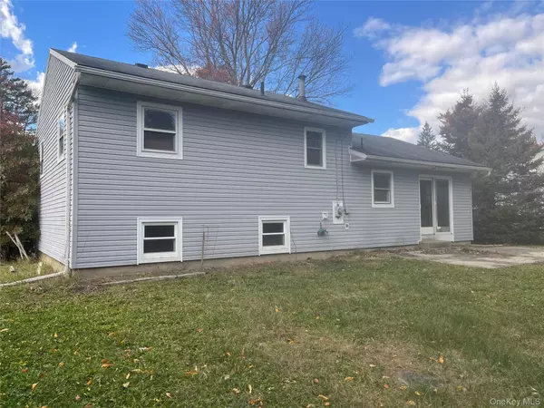 Newburgh, NY 12550,16 Stirrup DR