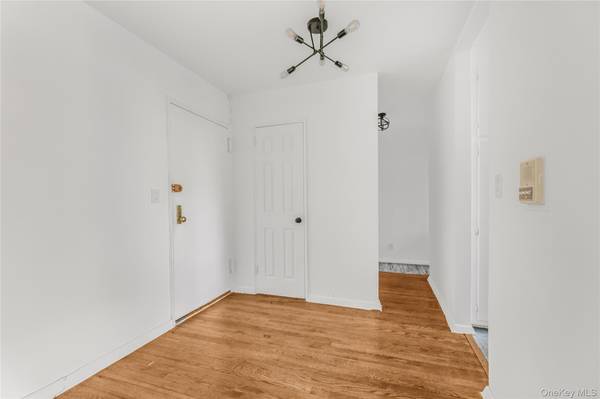 Yonkers, NY 10704,365 Bronx River RD #6C