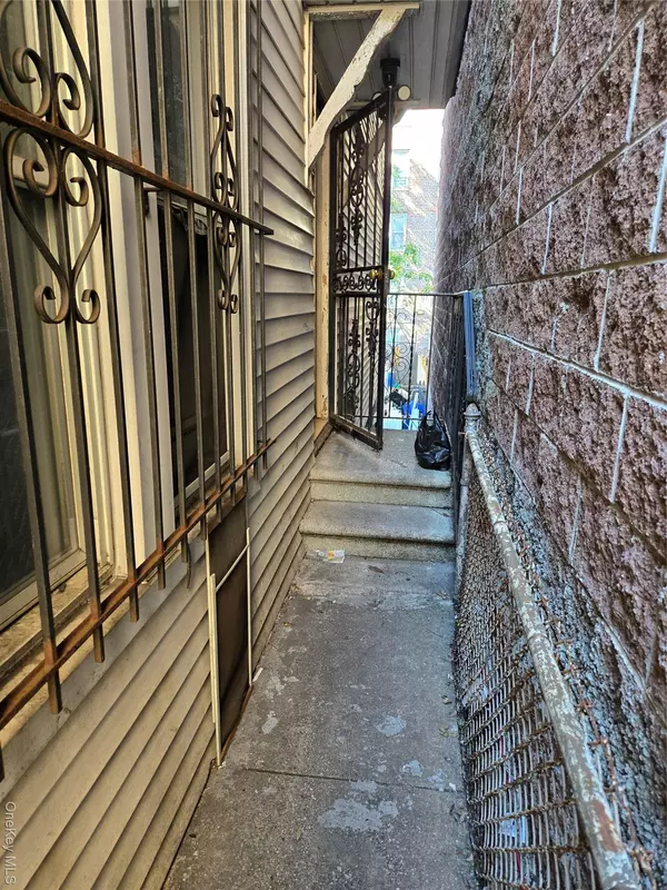 Bronx, NY 10466,3931 Carpenter AVE #2